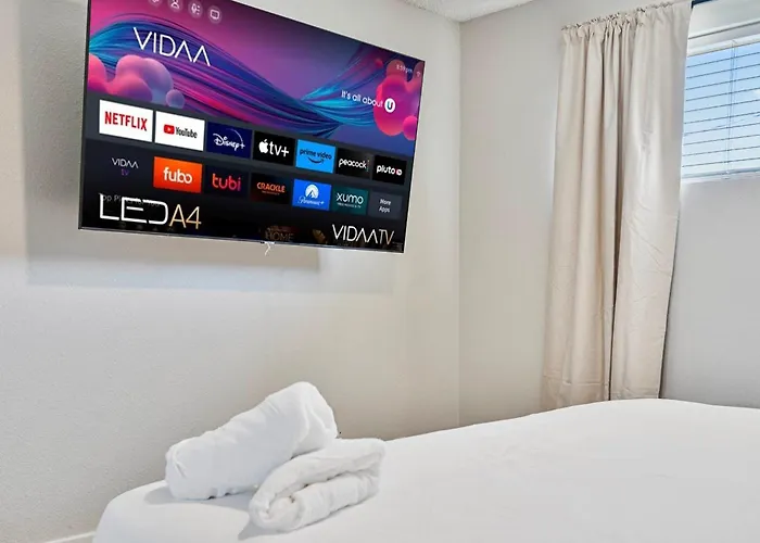 2b1b Stylish Haven - Pool And Parking Apartment *